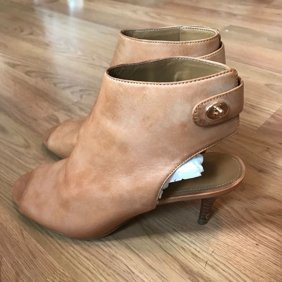 Coach Tan Leather Heels - Picture 3 of 10